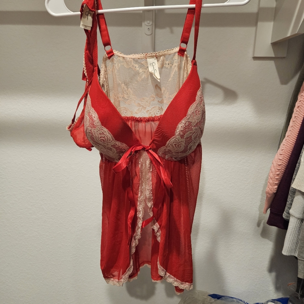 LIKE NEW Jessica Simpson Lace Babydoll set